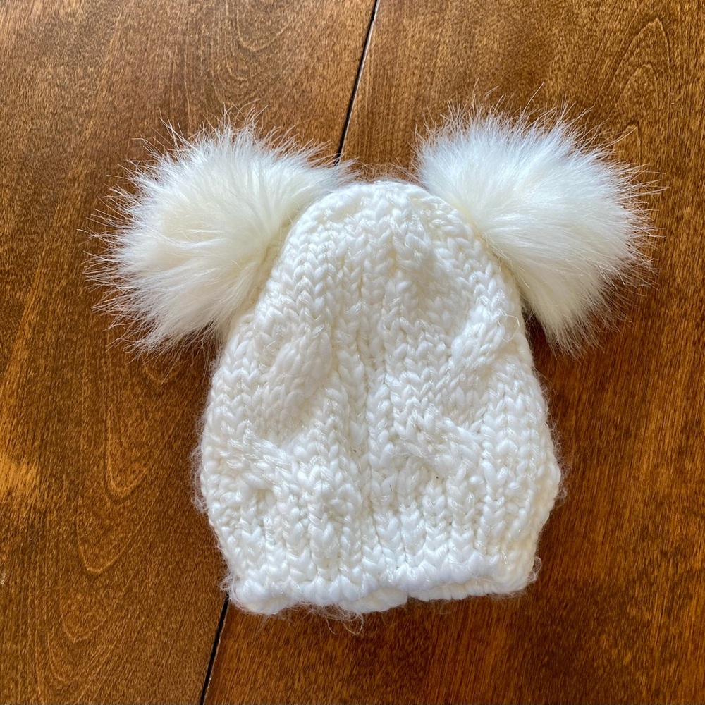The Children’s Place - Cozy White Knit Pom-Pom Hat for babies. 12-24M.